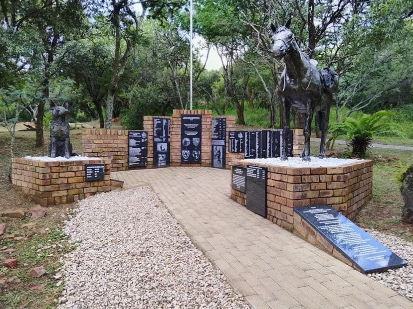 Memorial Wall for Four-Legged Soldiers Unveiled at Monument