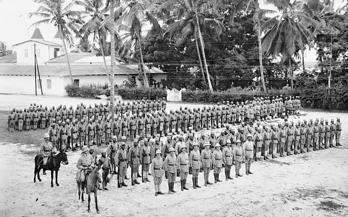 A group of soldiers standing in a line
AI-generated content may be incorrect.